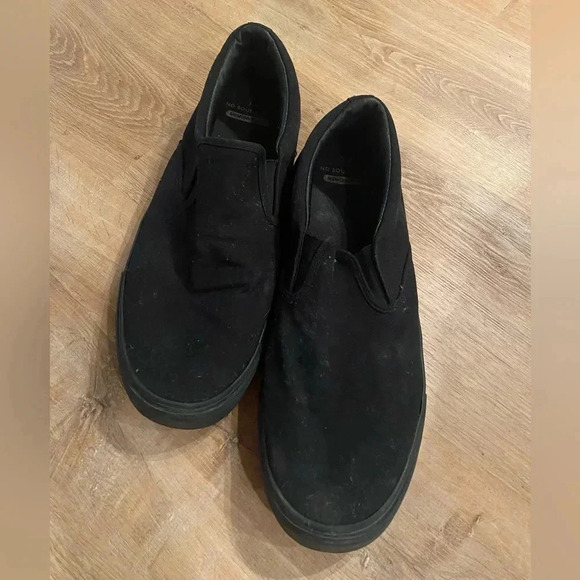 NO BOUNDARIES Slip on - Picture 1 of 4